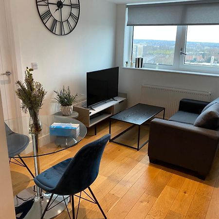 Morden 1 Bedroom City- Apt Central Stylish Living Croydon kerület Kültér fotó