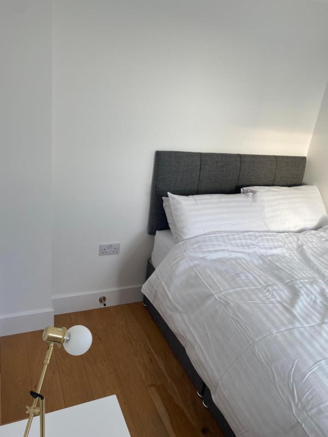 Morden 1 Bedroom City- Apt Central Stylish Living Croydon kerület Kültér fotó