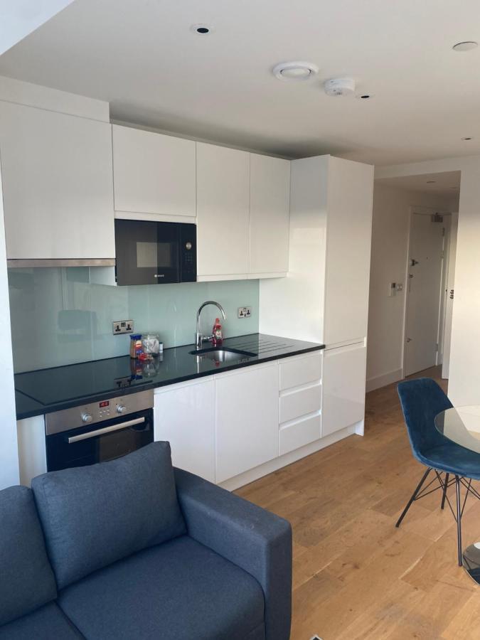 Morden 1 Bedroom City- Apt Central Stylish Living Croydon kerület Kültér fotó